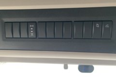 东风天龙旗舰KX 王者版 14.5L LNG 630马力 6X4 东风14档 牵引车 东风天龙旗舰KX 王者版 14.5L LNG 630马力 6X4 东风14档 牵引车