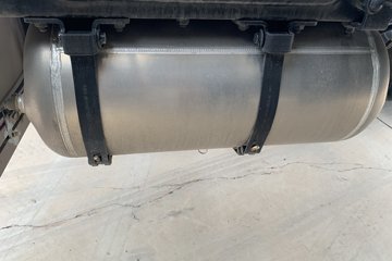 ���������콢KX ���߰� 14.5L LNG 630���� 6X4 ����14�� ǣ����ͼƬ