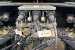 东风天龙旗舰KX 王者版 14.5L LNG 630马力 6X4 东风14档 牵引车 东风天龙旗舰KX 王者版 14.5L LNG 630马力 6X4 东风14档 牵引车