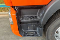 重汽HOWO TX7 4.6L柴油 245马力 4X2 中国重汽8档 7.8米排半厢式载货车