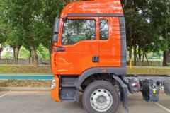 重汽HOWO TX7 4.6L柴油 245马力 4X2 中国重汽8档 7.8米排半厢式载货车