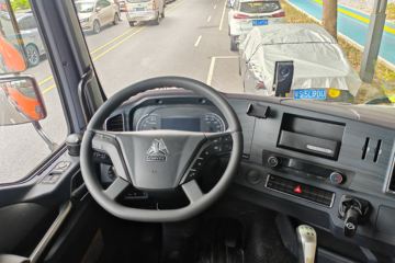 ����HOWO TX7 4.6L���� 245���� 4X2 �й�����8�� 7.8���Ű���ʽ�ػ���ͼƬ