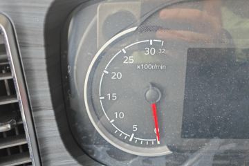 ����HOWO TX7 4.6L���� 245���� 4X2 �й�����8�� 7.8���Ű���ʽ�ػ���ͼƬ