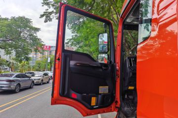 ����HOWO TX7 4.6L���� 245���� 4X2 �й�����8�� 7.8���Ű���ʽ�ػ���ͼƬ