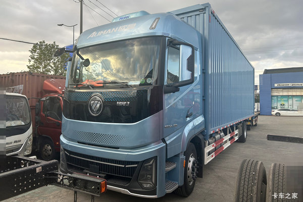 欧曼银河3 7L柴油 350马力 4X2 采埃孚9档 AMT自动档 高顶 9.75米排半翼开启厢式载货车