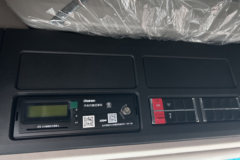 欧曼银河3 7L柴油 300马力 4X2 法士特8档 9.6米厢式载货车 欧曼银河3 7L柴油 300马力 4X2 法士特8档 9.6米厢式载货车