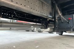 欧曼银河3 7L柴油 300马力 4X2 法士特8档 9.6米厢式载货车 欧曼银河3 7L柴油 300马力 4X2 法士特8档 9.6米厢式载货车