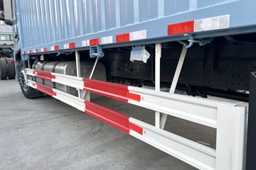 ŷ������3 7L���� 300���� 4X2 ��ʿ��8�� 9.6����ʽ�ػ���ͼƬ