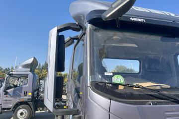 ����HOWOͳ˧ 170���� ��ʿ��8�� 4.15�׵��Ų�դʽ�ῨͼƬ