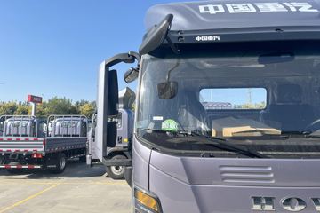 ����HOWOͳ˧ 170���� ��ʿ��8�� 4.15�׵��Ų�դʽ�ῨͼƬ