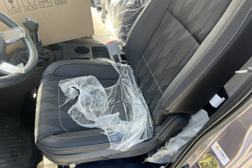 ����HOWOͳ˧ 170���� ��ʿ��8�� 4.15�׵��Ų�դʽ�ῨͼƬ