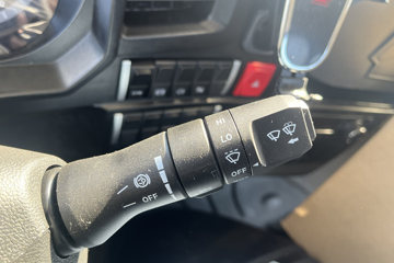 ����HOWOͳ˧ 170���� ��ʿ��8�� 4.15�׵��Ų�դʽ�ῨͼƬ