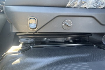 ����HOWOͳ˧ 170���� ��ʿ��8�� 4.15�׵��Ų�դʽ�ῨͼƬ