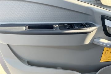 ����HOWOͳ˧ 170���� ��ʿ��8�� 4.15�׵��Ų�դʽ�ῨͼƬ