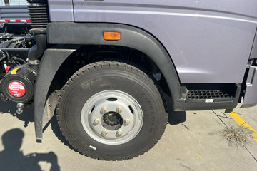 ����HOWOͳ˧ 170���� ��ʿ��8�� 4.15�׵��Ų�դʽ�ῨͼƬ