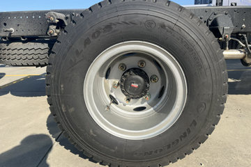 ����HOWOͳ˧ 170���� ��ʿ��8�� 4.15�׵��Ų�դʽ�ῨͼƬ