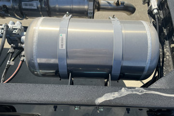 ����HOWOͳ˧ 170���� ��ʿ��8�� 4.15�׵��Ų�դʽ�ῨͼƬ