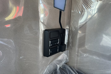 �����ǵ¿�SITRAK G7S 14.6L LNG 560���� 6X4 �й�����16�� AMT�Զ��� ǣ����ͼƬ