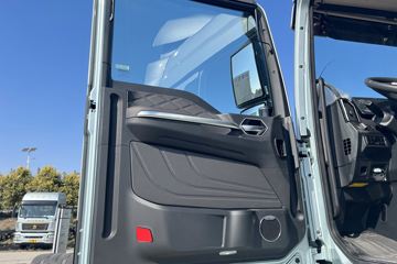 �����ǵ¿�SITRAK G7S 14.6L LNG 560���� 6X4 �й�����16�� AMT�Զ��� ǣ����ͼƬ