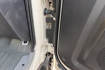 ����HOWO�Ῠ����M 2.3L���� 140���� ������5�� 4.15�׵�����ʽ�ῨͼƬ
