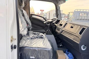 ����HOWO�Ῠ����M 2.3L���� 140���� ������5�� 4.15�׵�����ʽ�ῨͼƬ