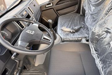 ����HOWO�Ῠ����M 2.3L���� 140���� ������5�� 4.15�׵�����ʽ�ῨͼƬ