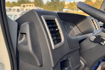 ����HOWO�Ῠ����M 2.3L���� 140���� ������5�� 4.15�׵�����ʽ�ῨͼƬ