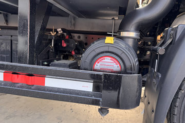 ����HOWO�Ῠ����M 2.3L���� 140���� ������5�� 4.15�׵�����ʽ�ῨͼƬ