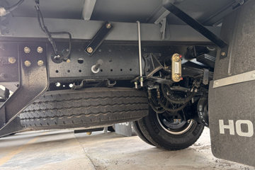 ����HOWO�Ῠ����M 2.3L���� 140���� ������5�� 4.15�׵�����ʽ�ῨͼƬ