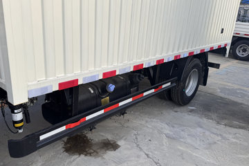 ����HOWO�Ῠ����M 2.3L���� 140���� ������5�� 4.15�׵�����ʽ�ῨͼƬ