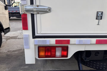 ����HOWO�Ῠ����M 2.3L���� 140���� ������5�� 4.15�׵�����ʽ�ῨͼƬ