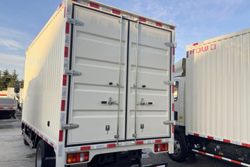 ����HOWO�Ῠ����M 2.3L���� 140���� ������5�� 4.15�׵�����ʽ�ῨͼƬ