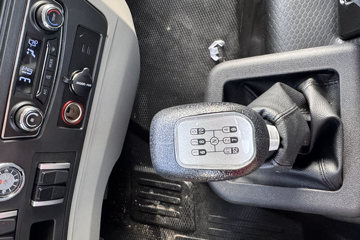 ����HOWOG5X 4.6L���� 240���� �й�����10�� 5.75�������ػ���ͼƬ