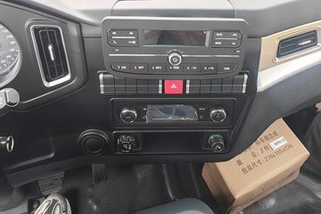 �й������ɶ����ó� V3ϵ 2.5L���� 160���� ��ʿ��8�� 4.15�׵�����ʽ�ῨͼƬ