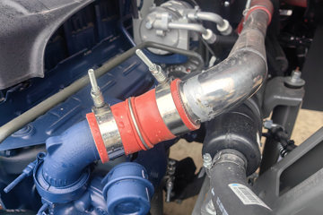 �й������ɶ����ó� V3ϵ 2.5L���� 160���� ��ʿ��8�� 4.15�׵�����ʽ�ῨͼƬ