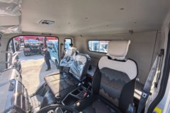 福田 奥铃新捷运 青春无敌版 146马力 3.83米排半栏板轻卡(万里扬6档)