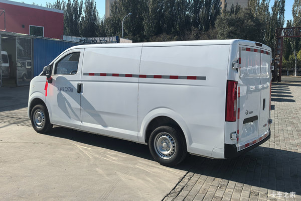 优惠0.5万 南充市跨越星光电动封闭厢货火热促销中