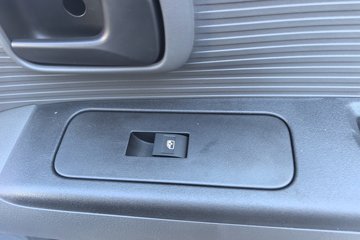 ������Խ ���� ������ 1.6L���� 120���� ������5�� Һɲ 3.8�׵�������΢��ͼƬ