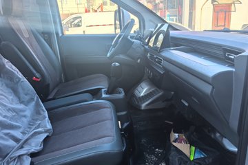 ������Խ ���� ������ 1.6L���� 120���� ������5�� Һɲ 3.8�׵�������΢��ͼƬ