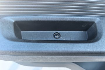 ������Խ ���� ������ 1.6L���� 120���� ������5�� Һɲ 3.8�׵�������΢��ͼƬ