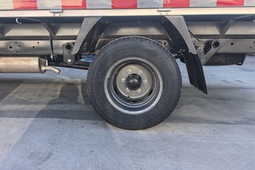 ������Խ ���� ������ 1.6L���� 120���� ������5�� Һɲ 3.8�׵�������΢��ͼƬ