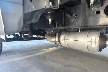 ������Խ ���� ������ 1.6L���� 120���� ������5�� Һɲ 3.8�׵�������΢��ͼƬ