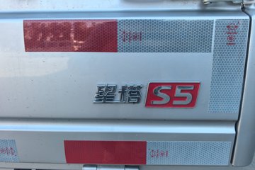 ������Խ ���� ������ 1.6L���� 120���� ������5�� Һɲ 3.8�׵�������΢��ͼƬ