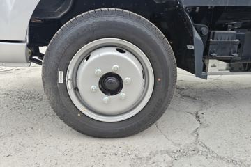 Զ�� ����F5E 2025�� 4.005�׵��Ŵ��綯��ʽ΢�� ��о62kWhͼƬ