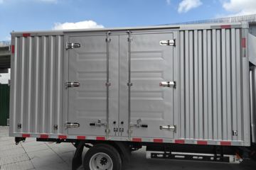 Զ�� ����F5E 2025�� 4.005�׵��Ŵ��綯��ʽ΢�� ��о62kWhͼƬ