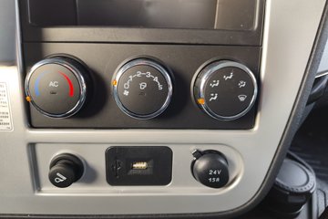 ��������KL 10.8L���� 490���� 6X4 ����12�� AMT�Զ��� ǣ����ͼƬ