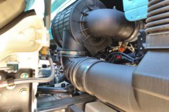 东风天龙旗舰KX 王者版 14.5L LNG 630马力 6X4 伊顿12档 AMT自动档 牵引车 东风天龙旗舰KX 王者版 14.5L LNG 630马力 6X4 伊顿12档 AMT自动档 牵引车