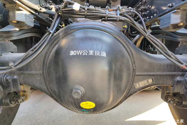 630马力燃气车 汕德卡G7H对比天龙KX