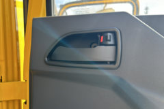 解放虎VR 2.2L柴油 140马力 万里扬5档 3.2米双排栏板轻卡