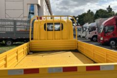 解放虎VR 2.2L柴油 140马力 万里扬5档 3.2米双排栏板轻卡